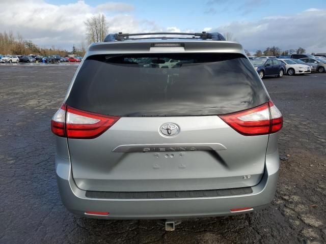 2017 Toyota Sienna LE