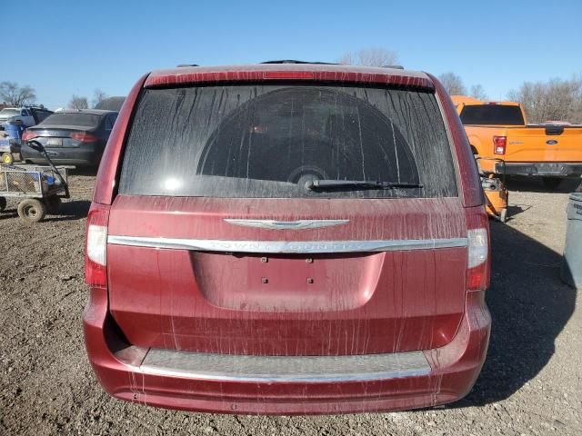 2014 Chrysler Town & Country Touring L