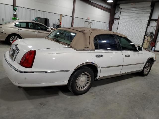 2000 Lincoln Town Car Executive