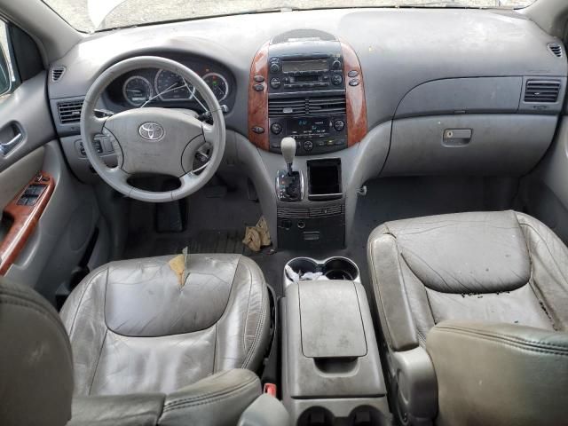 2004 Toyota Sienna XLE