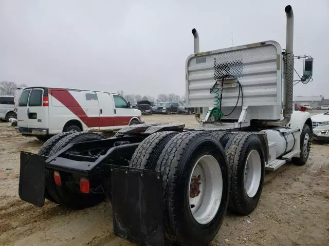 2003 Kenworth Construction T800