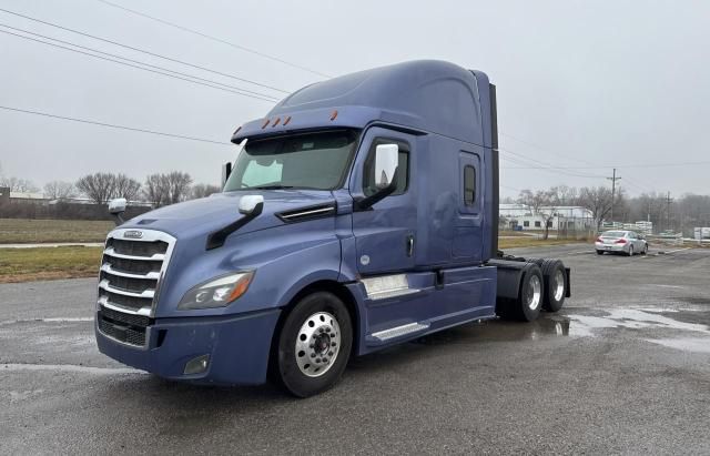 2020 Freightliner Cascadia 126