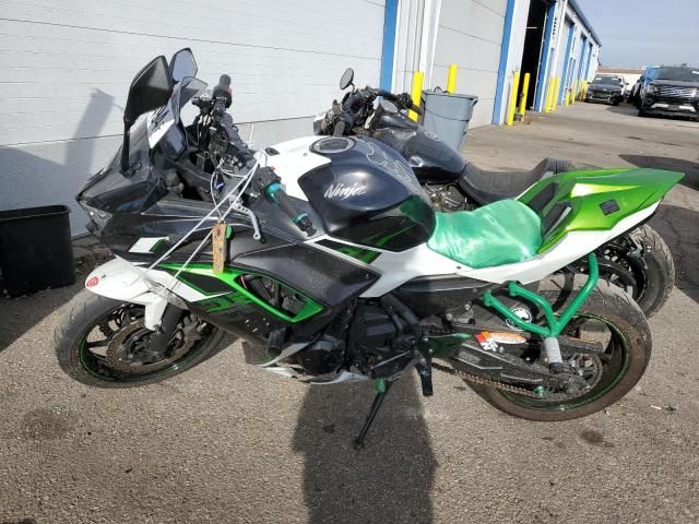 2022 Kawasaki EX650 N