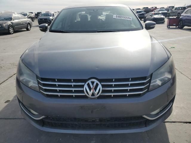 2014 Volkswagen Passat SEL