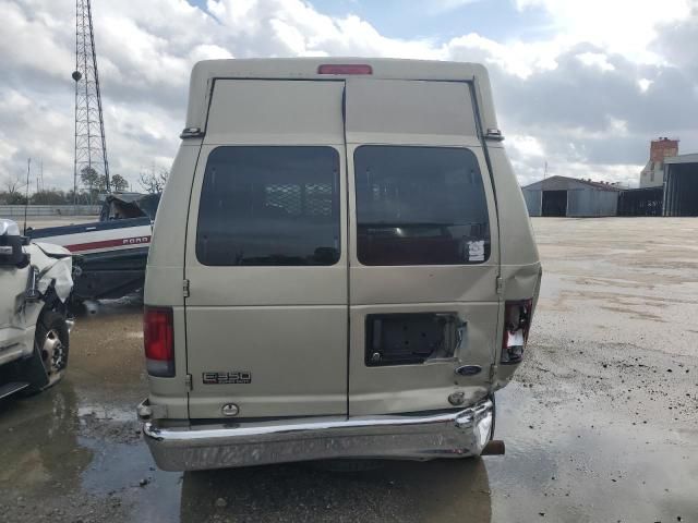 2004 Ford Econoline E350 Super Duty Wagon