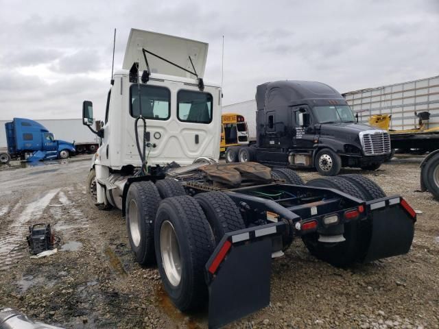 2020 Freightliner Cascadia 125