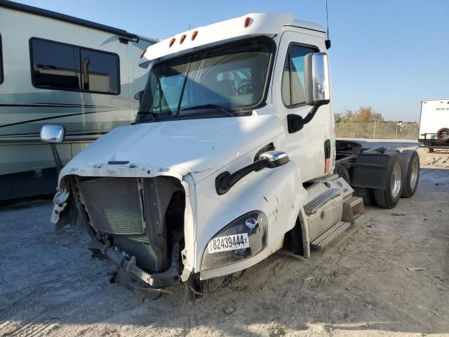 2016 Freightliner Cascadia 113