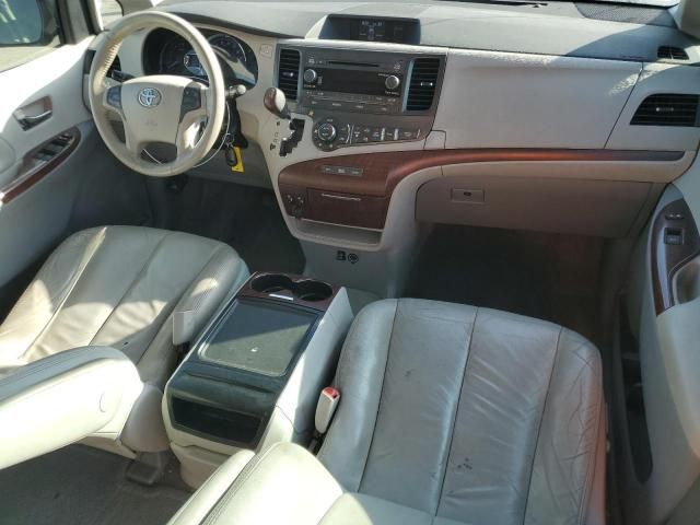 2013 Toyota Sienna XLE