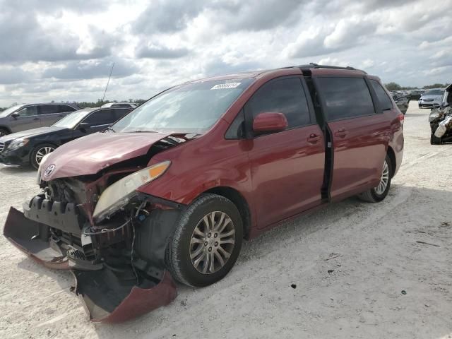 2012 Toyota Sienna XLE