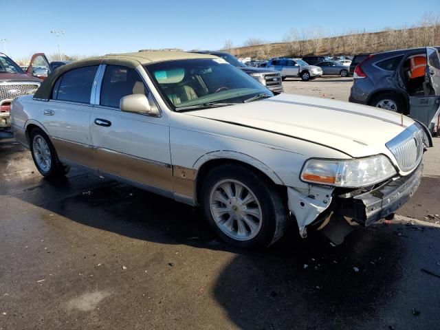 2005 Lincoln Town Car Signature Limited