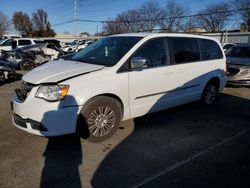 Salvage cars for sale at Moraine, OH auction: 2015 Chrysler Town & Country Touring L