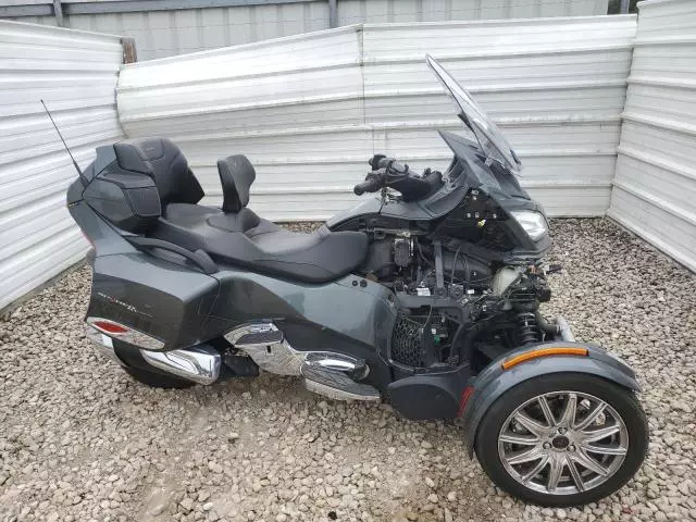 2017 Can-Am Spyder Roadster RT