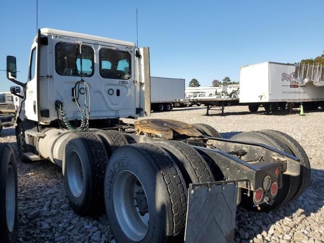 2019 Freightliner Cascadia 116