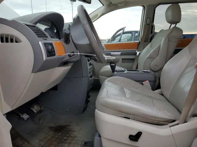 2010 Chrysler Town & Country Limited