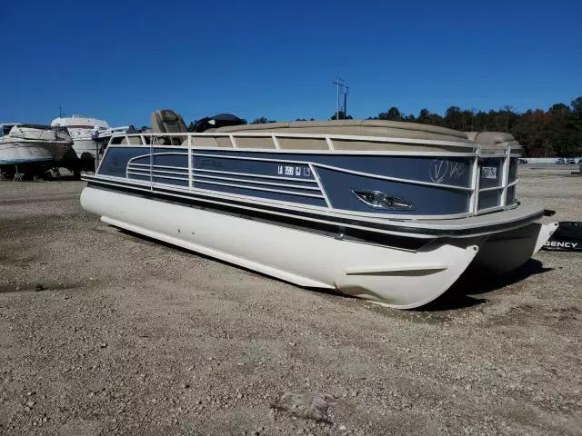 2017 Tracker Marine Trailer