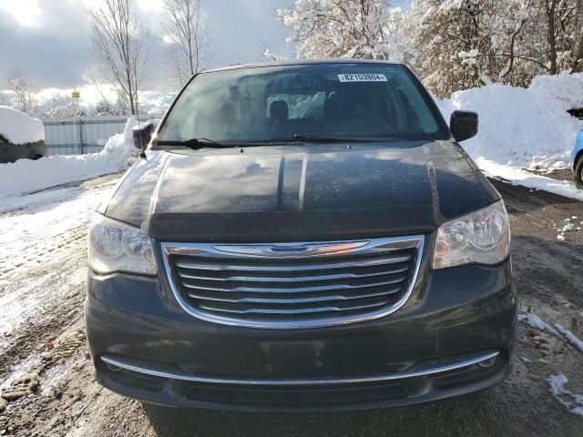 2016 Chrysler Town & Country Touring L