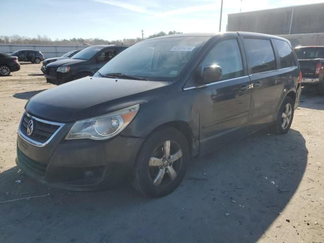 2010 Volkswagen Routan SE