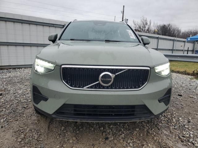 2023 Volvo XC40 Core