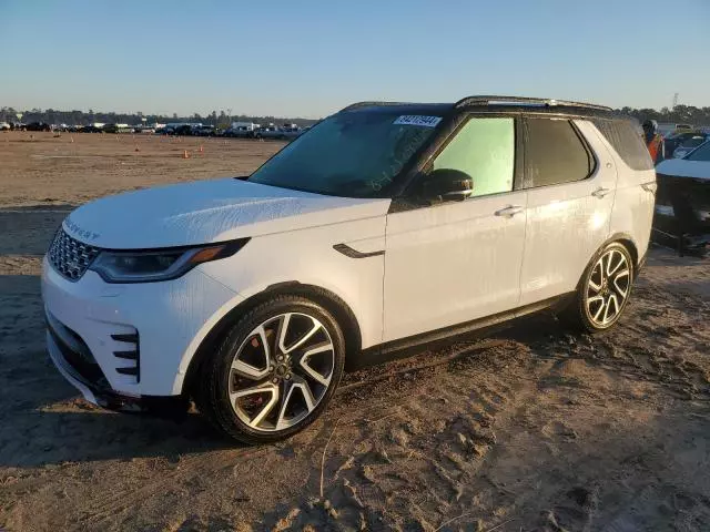 2024 Land Rover Discovery Metropolitan Edition