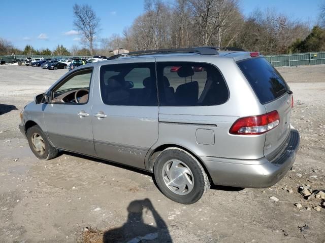 2001 Toyota Sienna LE