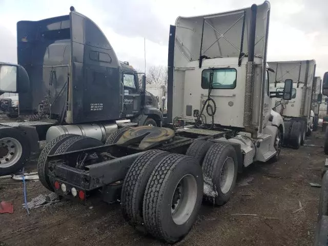 2017 Kenworth Construction T680