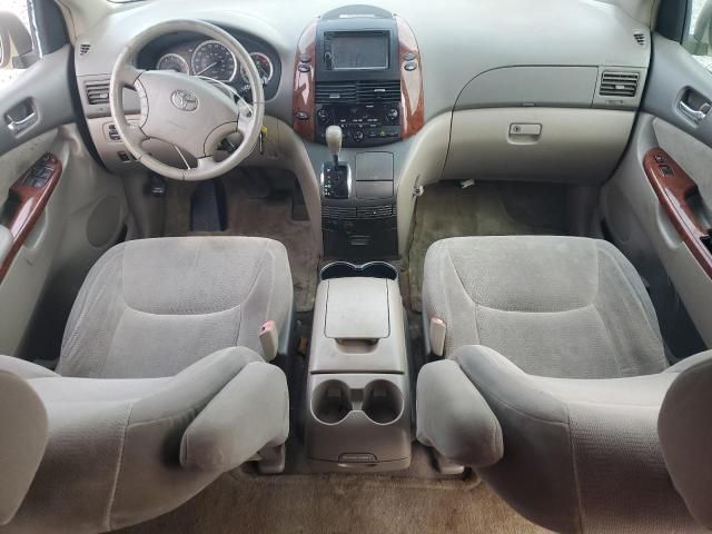 2005 Toyota Sienna XLE