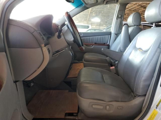 2005 Toyota Sienna XLE