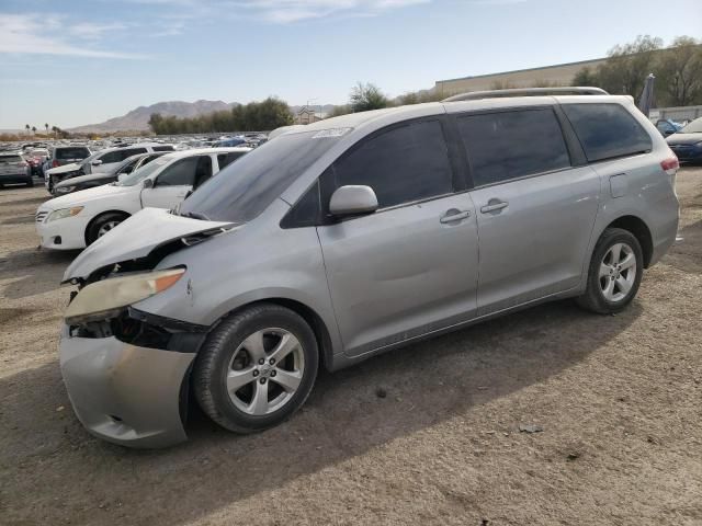 2014 Toyota Sienna LE