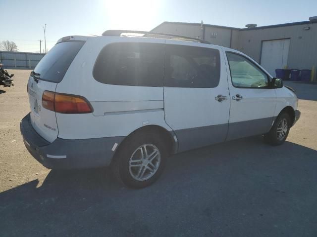 2000 Toyota Sienna LE