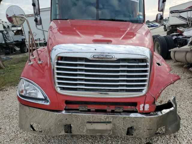 2006 Freightliner Conventional Columbia