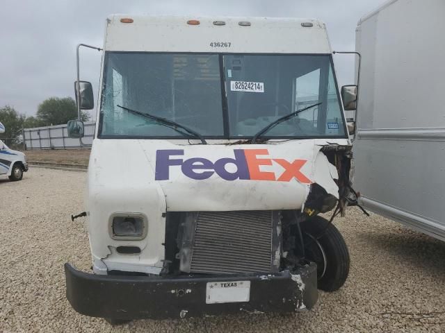 2000 Freightliner Chassis M Line WALK-IN Van