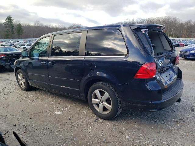 2010 Volkswagen Routan SE