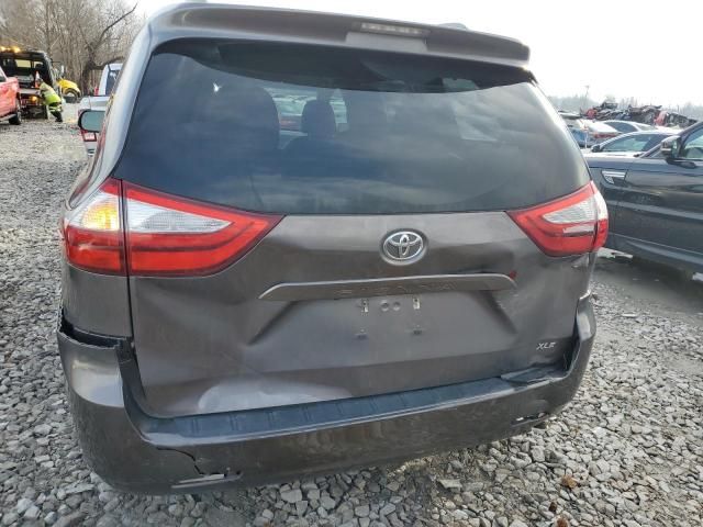 2016 Toyota Sienna XLE