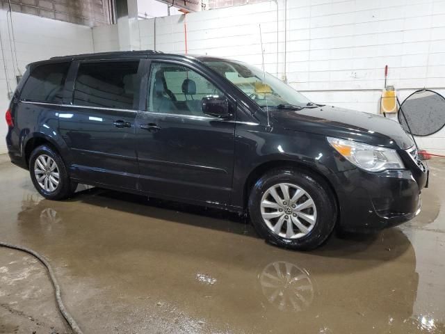 2013 Volkswagen Routan SE