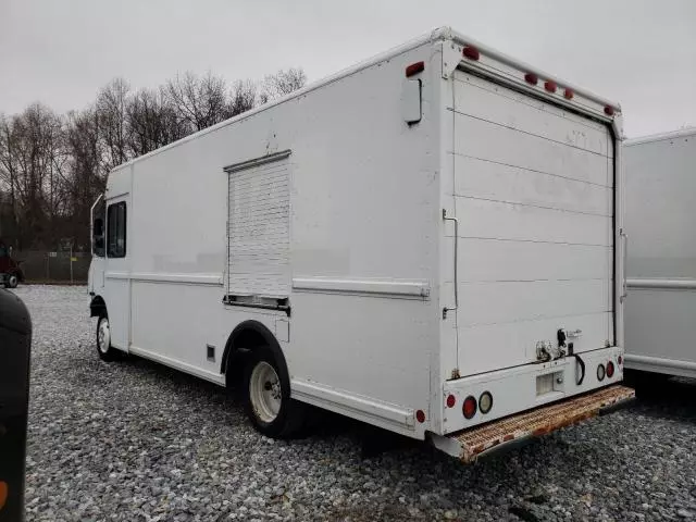 2001 Freightliner Chassis M Line WALK-IN Van