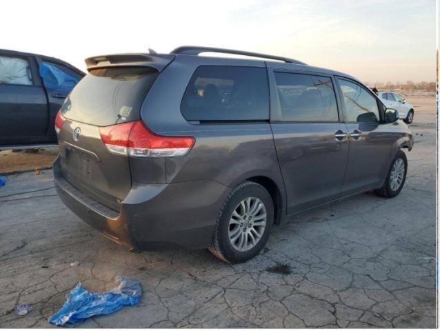 2011 Toyota Sienna XLE