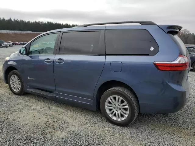 2016 Toyota Sienna XLE