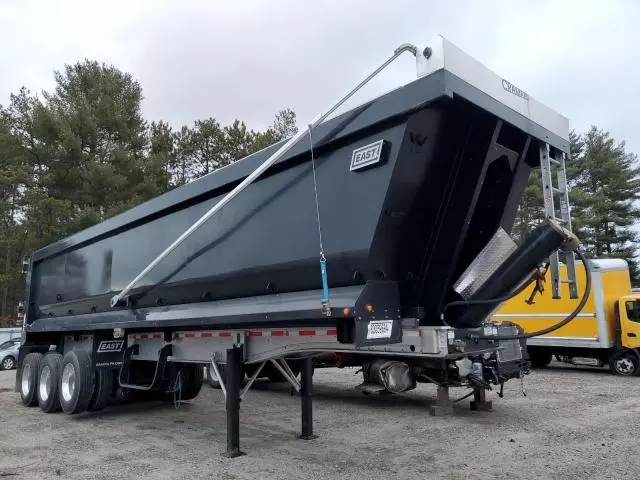 2025 East Manufacturing Trailer