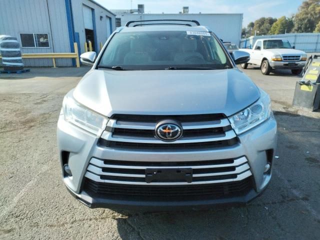 2019 Toyota Highlander SE