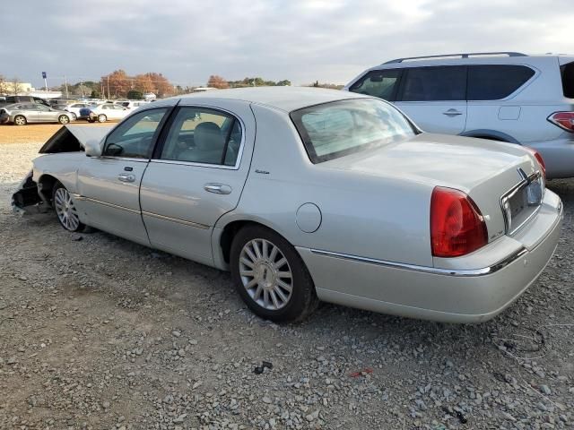 2004 Lincoln Town Car Executive