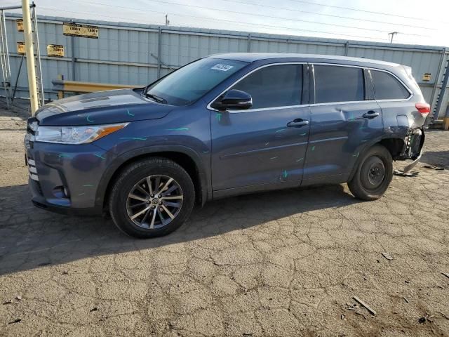 2017 Toyota Highlander SE