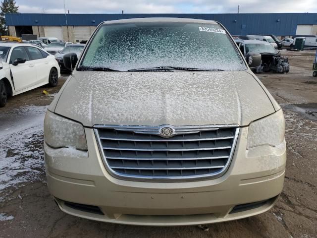 2010 Chrysler Town & Country LX