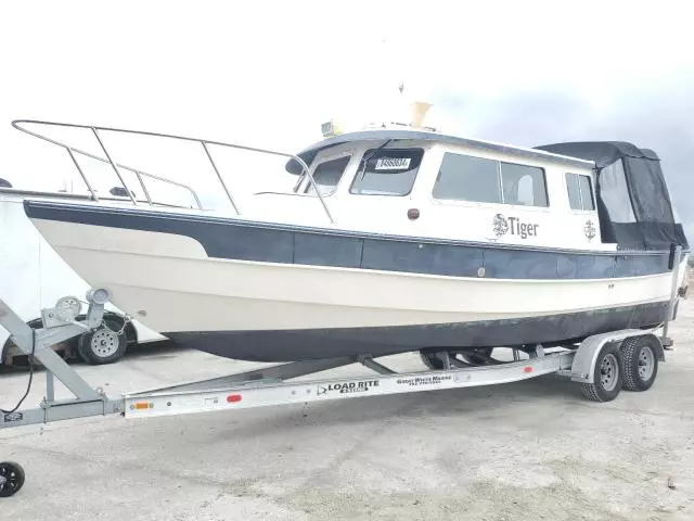 2005 Cdor Boat