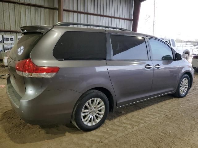 2014 Toyota Sienna XLE