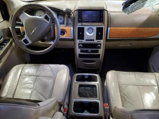 2010 Chrysler Town & Country Limited