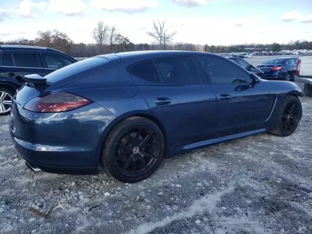 2013 Porsche Panamera 2