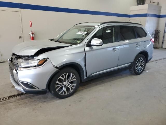 2016 Mitsubishi Outlander SE