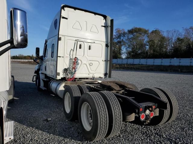 2021 Freightliner Cascadia 126