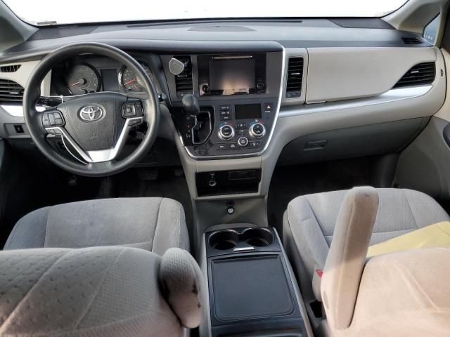 2016 Toyota Sienna LE