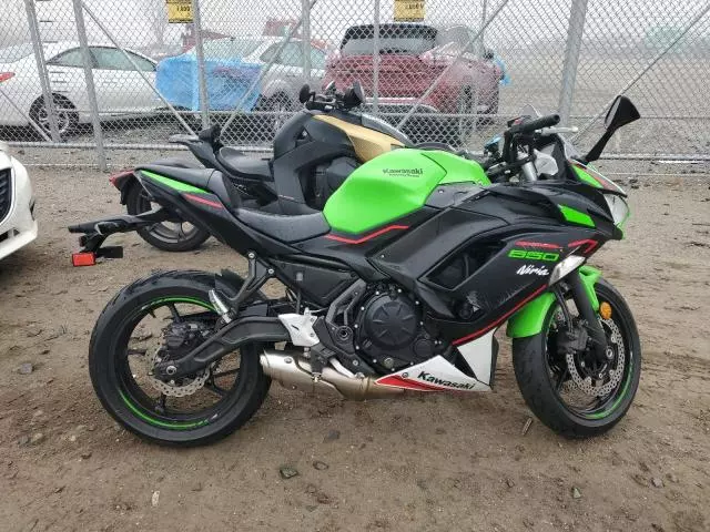 2022 Kawasaki EX650 M